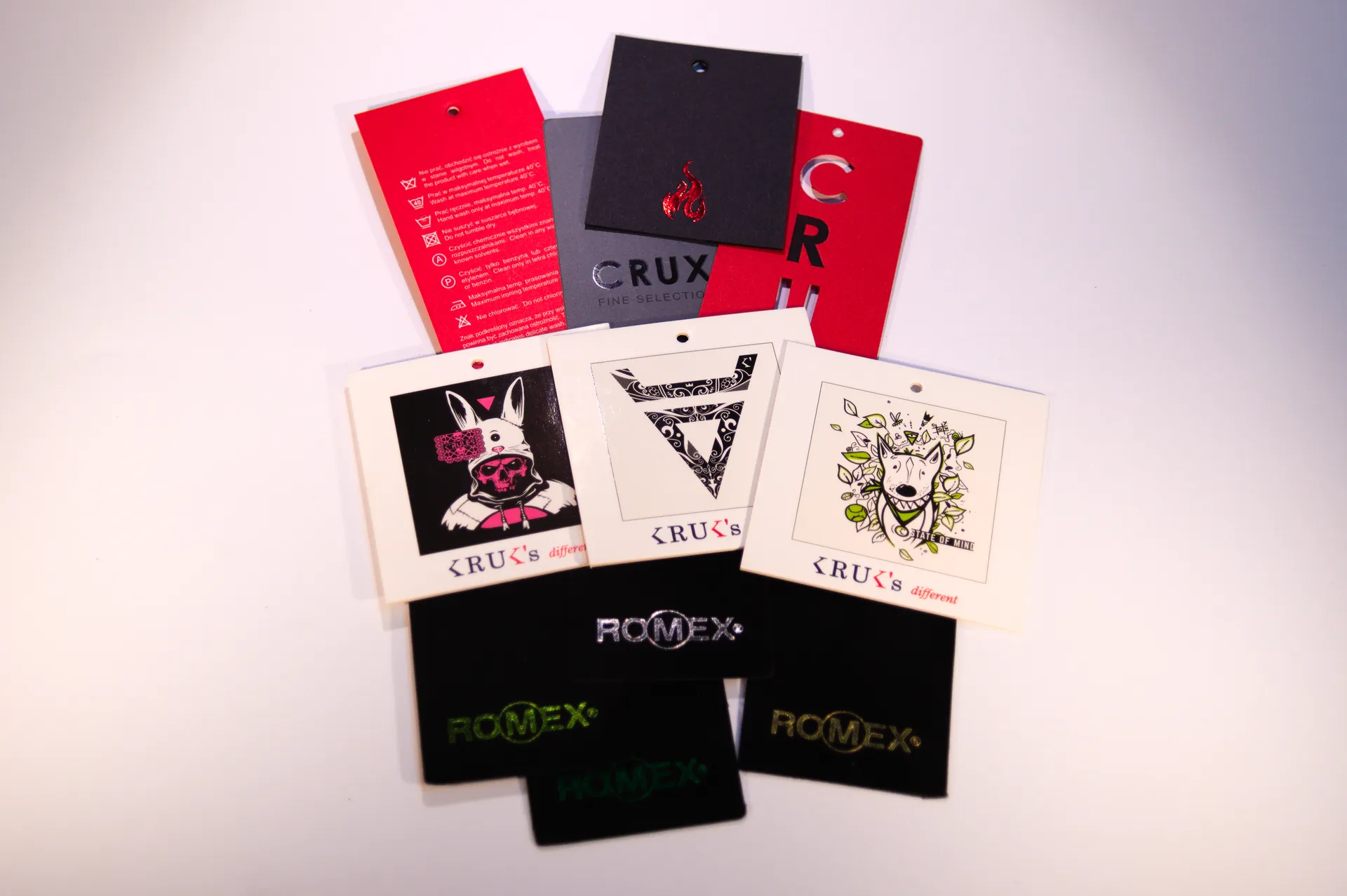 Etykiety kartonowe drukowane i tłoczone